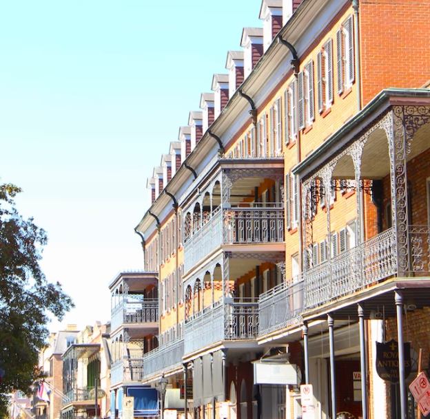 french-quarter-real-estate-guide-satsuma-real-estate
